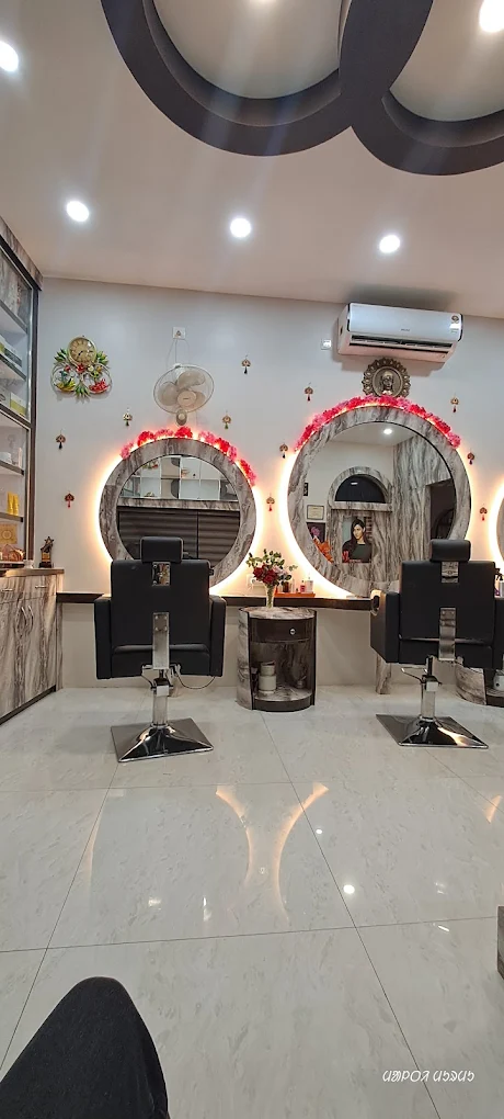 Glory Salon Makeup Studio img02