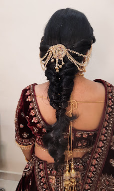Go Glamorous Makeup Studio img10