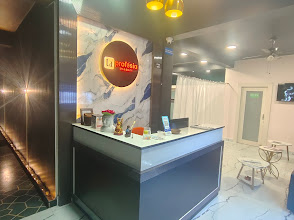 La Profesia Unisex Spa and Salon img02