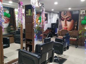 Lavish Beauty Salon img05