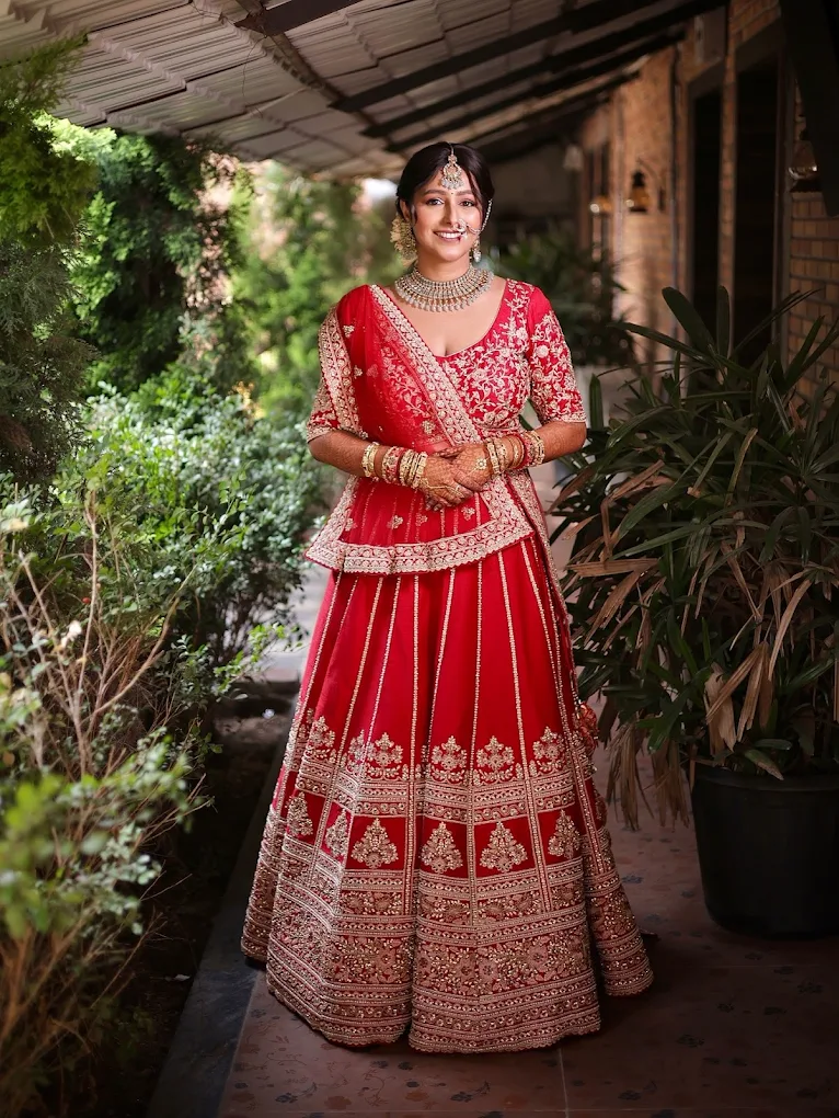 Showstopper Bridal Salon Makeup Studio img05