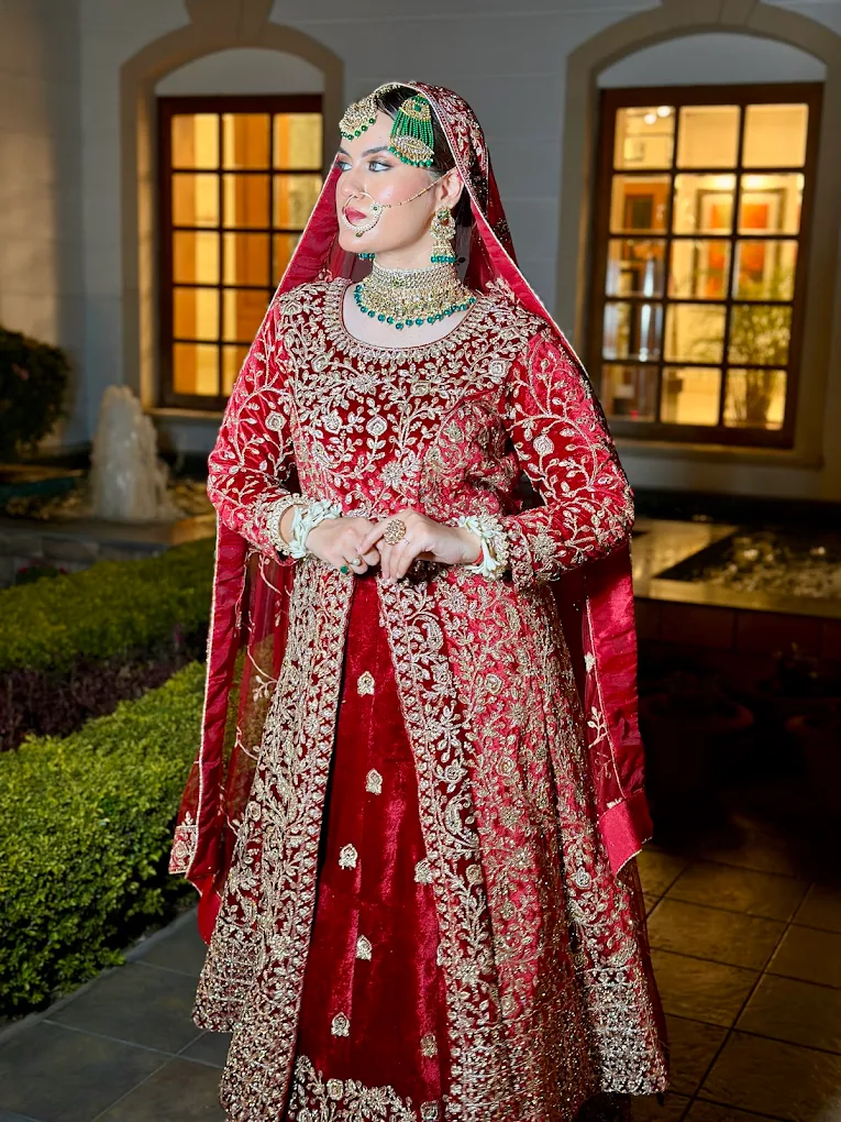 Showstopper Bridal Salon Makeup Studio img09