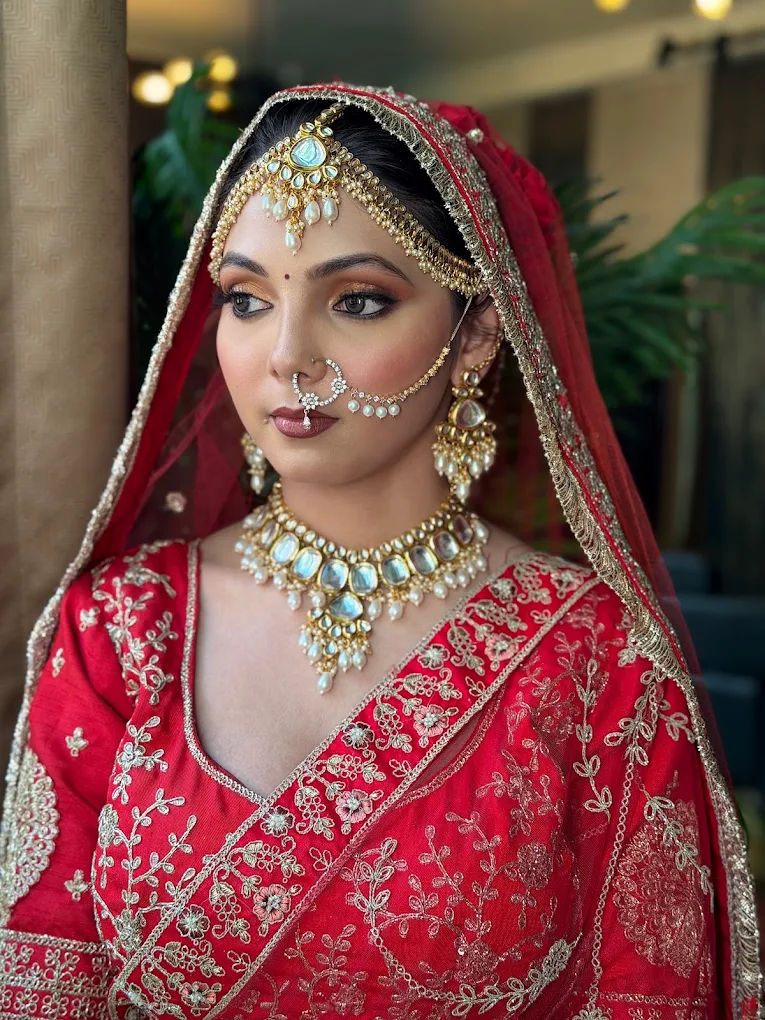 Showstopper Bridal Salon Makeup Studio img10