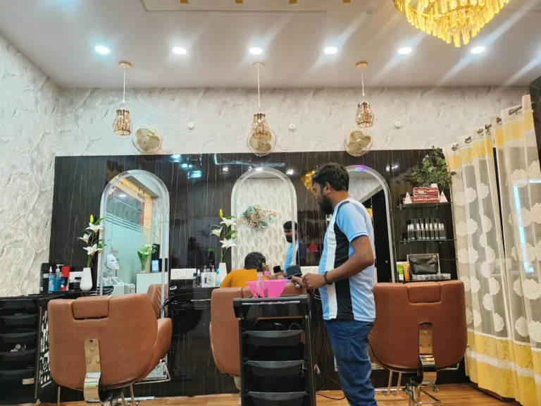 THE LOOKS UNISEX SALON img01 768x576