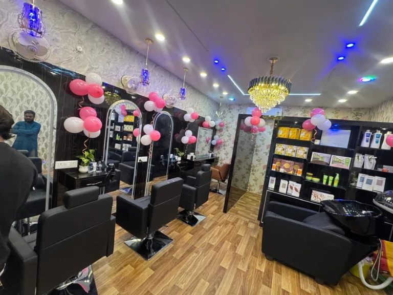 THE LOOKS UNISEX SALON img02 768x576