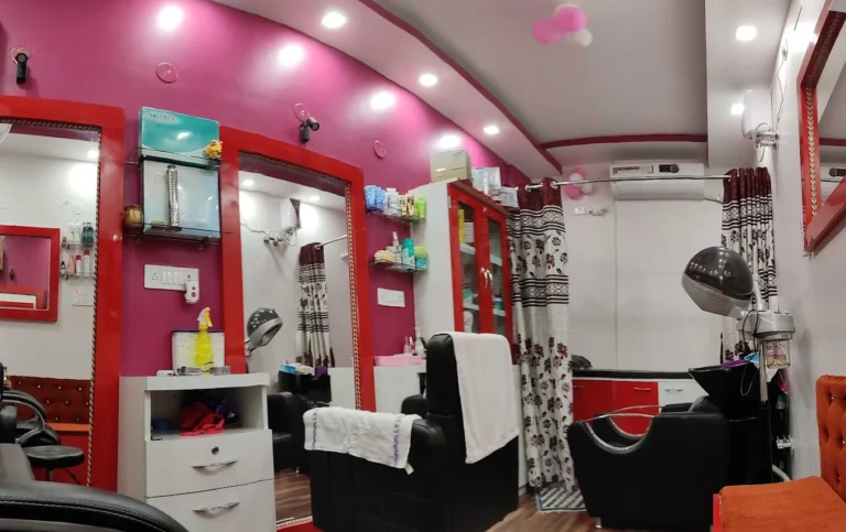 shreem beauty salon img01 1 768x483